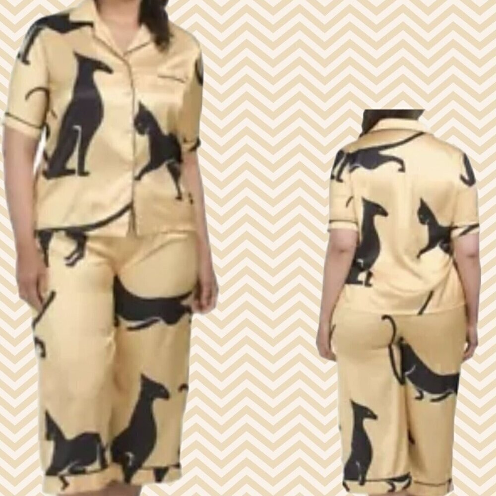 Dalia Macphee +1X Gold Satin Black Sphinx Print Short Sleeve Capri Set Pajamas